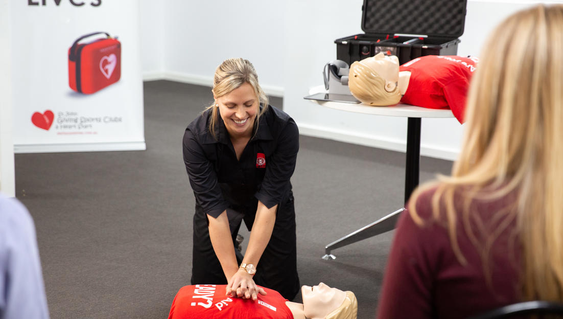 St John first aid training - trainer CPR